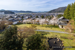 本丸跡と庭園跡と城下を望む | 高解像度画像サイズ：7650 x 5102 pixels | 写真番号：6F1A6684-Edit | 撮影：Canon EOS R5m2