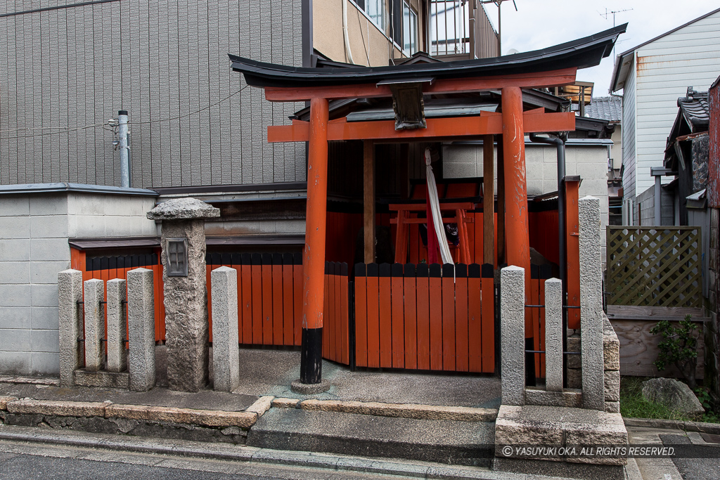 聚楽城鵲橋旧跡石碑