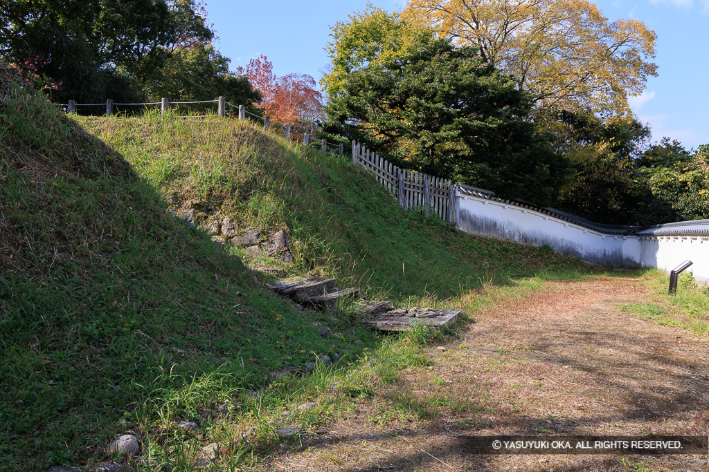 埋門跡・二之丸帯曲輪