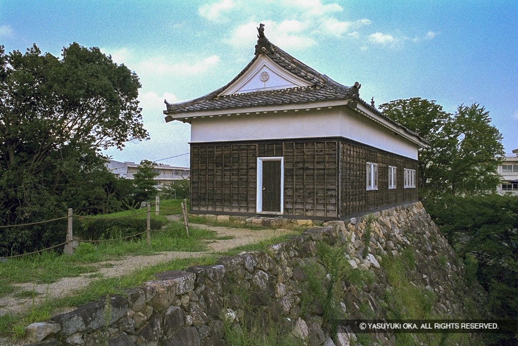 修復前の多門櫓