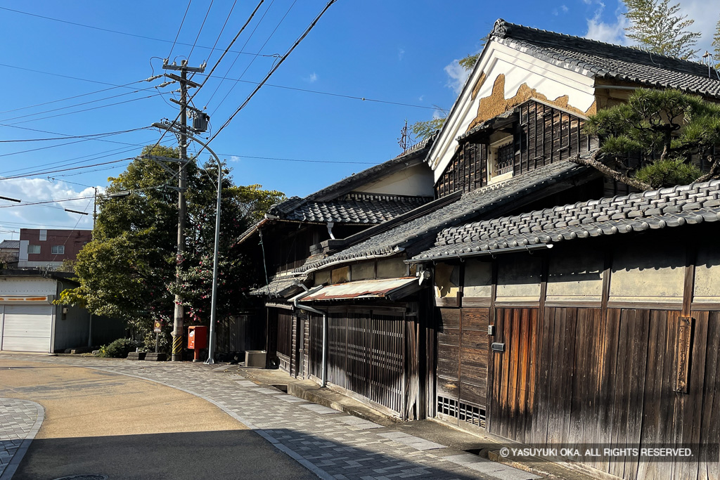 東海道亀山宿・万町・あらものや跡