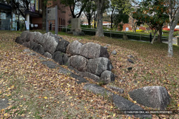 石坂門の石垣 | 高解像度画像サイズ：3402 x 2268 pixels | 写真番号：kameyama44 | 撮影：iPhone 12