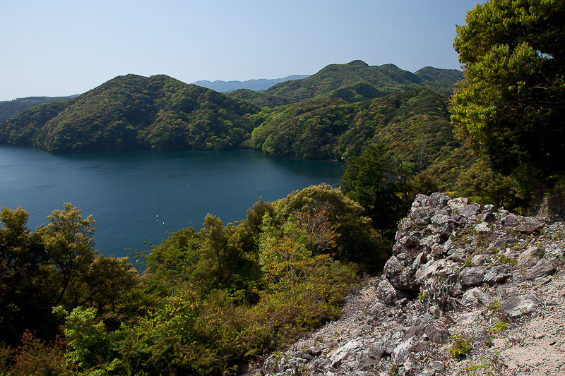 黒瀬湾と金田城石塁