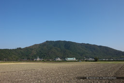 観音寺城遠景｜高解像度画像サイズ：5616 x 3744 pixels｜写真番号：1P3J9587｜撮影：Canon EOS-1Ds Mark III