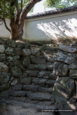 本丸櫓門付近 | 高解像度画像サイズ:3744 x 5616 pixels | 写真番号:1P3J7196 | 撮影:Canon EOS-1Ds Mark III