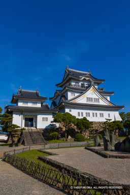 岸和田城の復興天守 | 高解像度画像サイズ：3744 x 5616 pixels | 写真番号：1P3J7206 | 撮影：Canon EOS-1Ds Mark III