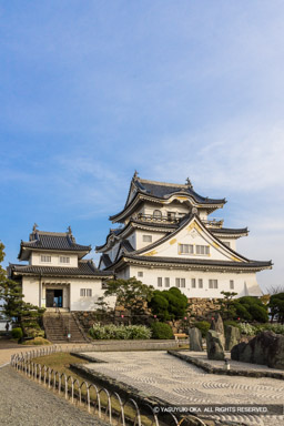 大天守と小天守 | 高解像度画像サイズ：5265 x 7894 pixels | 写真番号：344A9223 | 撮影：Canon EOS R5