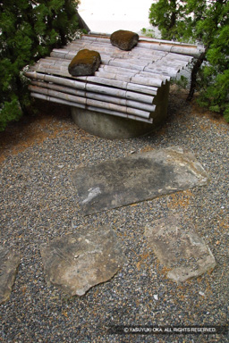 弁慶産湯の井戸 | 高解像度画像サイズ:1405 x 2107 pixels | 写真番号:165-6579_IMG | 撮影:Canon EOS D30