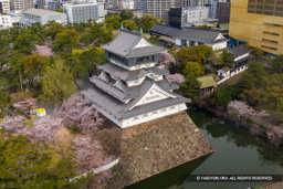 北九州市役所の展望フロアから見る天守 | 高解像度画像サイズ：8192 x 5464 pixels | 写真番号：6F1A6096 | 撮影：Canon EOS R5m2