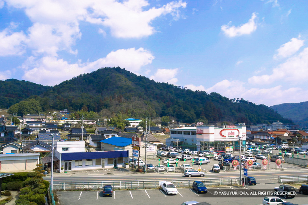 吉田郡山城の遠景