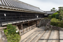 廊下橋本丸側・下見板張の北多聞櫓｜高解像度画像サイズ：5129 x 3419 pixels｜写真番号：1DXL8741｜撮影：Canon EOS-1D X