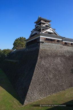 宇土櫓・扇の勾配｜高解像度画像サイズ：3244 x 4866 pixels｜写真番号：VJ7Z1022｜撮影：Canon EOS-1Ds Mark II