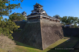 宇土櫓・天守・空堀｜高解像度画像サイズ：4940 x 3293 pixels｜写真番号：VJ7Z1039｜撮影：Canon EOS-1Ds Mark II