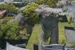 小天守下脱出路｜高解像度画像サイズ：5616 x 3744 pixels｜写真番号：1P3J1479｜撮影：Canon EOS-1Ds Mark III