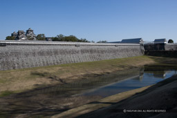 西出丸・長塀・空堀・西大手門｜高解像度画像サイズ：4992 x 3328 pixels｜写真番号：VJ7Z1073｜撮影：Canon EOS-1Ds Mark II