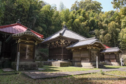 熊本藩主初代細川忠利・保寿院・四代細川光尚の墓（熊本・妙解寺跡）｜高解像度画像サイズ：5307 x 3538 pixels｜写真番号：1P3J1740｜撮影：Canon EOS-1Ds Mark III