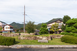 駅前整備モニュメント黒井城跡｜高解像度画像サイズ：5472 x 3648 pixels｜写真番号：IMG_1590｜撮影：Canon EOS 6D