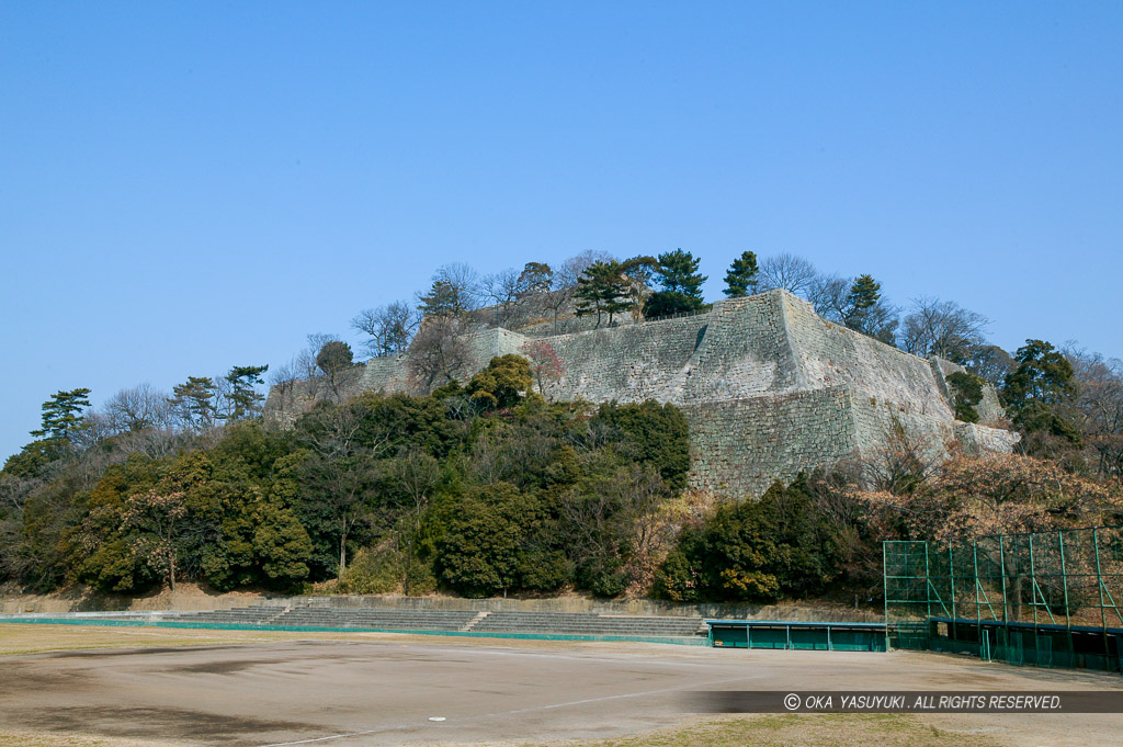 三の丸・二の丸・本丸の石垣