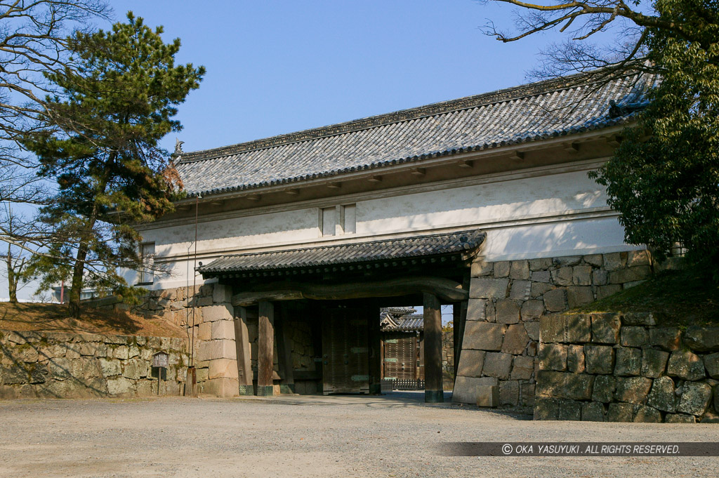 大手一の門