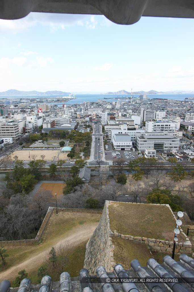 天守より西・瀬戸内海を望む