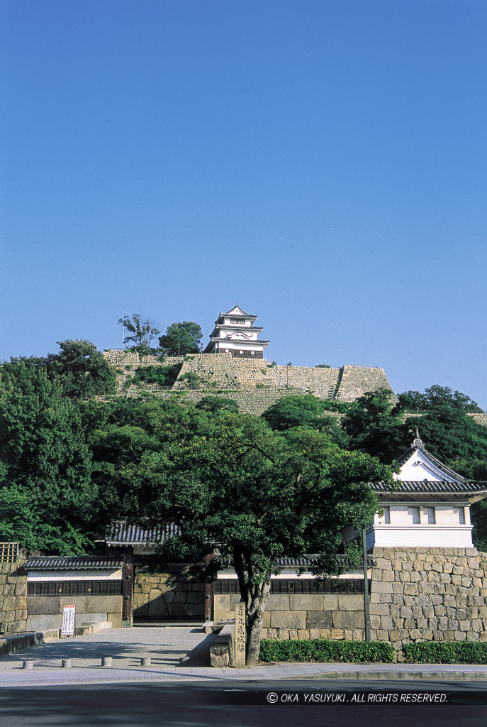 大手二の門・大手一の門・丸亀城天守