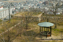 二の丸井戸と番頭櫓跡|高解像度画像サイズ:4007 x 2666 pixels|写真番号:100-8264S53B|撮影:Canon EOS-1DS