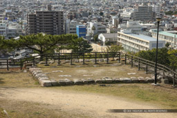 戌亥櫓跡・三の丸｜高解像度画像サイズ：5303 x 3535 pixels｜写真番号：1P3J0634｜撮影：Canon EOS-1Ds Mark III