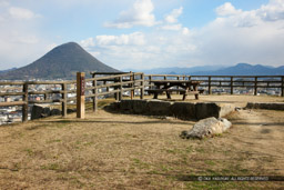 月見櫓跡と讃岐富士｜高解像度画像サイズ：5518 x 3679 pixels｜写真番号：1P3J0674｜撮影：Canon EOS-1Ds Mark III