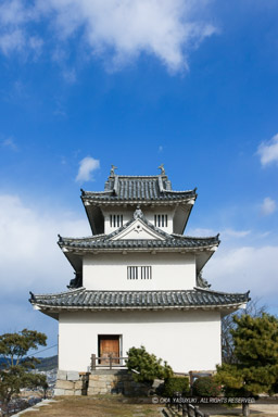 丸亀城天守南面｜高解像度画像サイズ：3283 x 4925 pixels｜写真番号：1P3J0702｜撮影：Canon EOS-1Ds Mark III