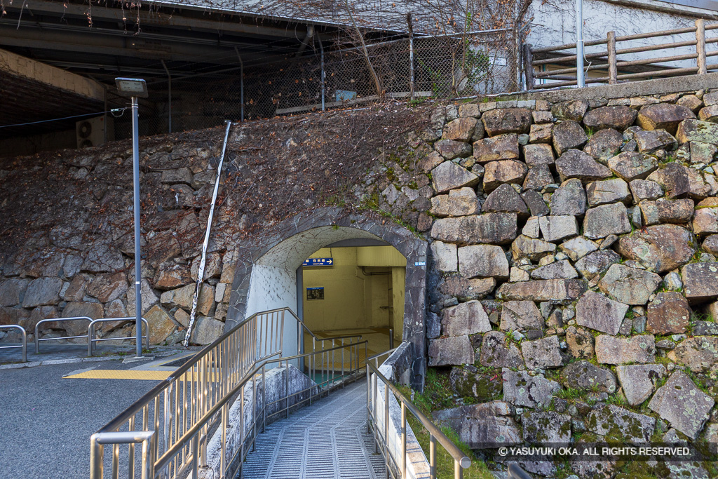 三原駅・天主台上へ続く入口