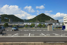二の丸跡南端より本丸・桜山城（三原城甲の丸）を望む | 高解像度画像サイズ：5150 x 3433 pixels | 写真番号：1P3J5260 | 撮影：Canon EOS-1Ds Mark III