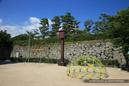 二の丸石垣 | 高解像度画像サイズ：5616 x 3744 pixels | 写真番号：1P3J5263 | 撮影：Canon EOS-1Ds Mark III