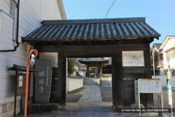 御作事奉行所門の移築城門・順勝寺 | 高解像度画像サイズ：5276 x 3517 pixels | 写真番号：1P3J5401 | 撮影：Canon EOS-1Ds Mark III