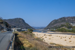 新高山城（左）と沼田川と高山城（右） | 高解像度画像サイズ：7717 x 5147 pixels | 写真番号：6F1A3888 | 撮影：Canon EOS R5m2