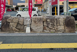 三原城の石垣・三原郵便局 | 高解像度画像サイズ：4820 x 3213 pixels | 写真番号：i2412_wab2 | 撮影：iPhone 15 Pro