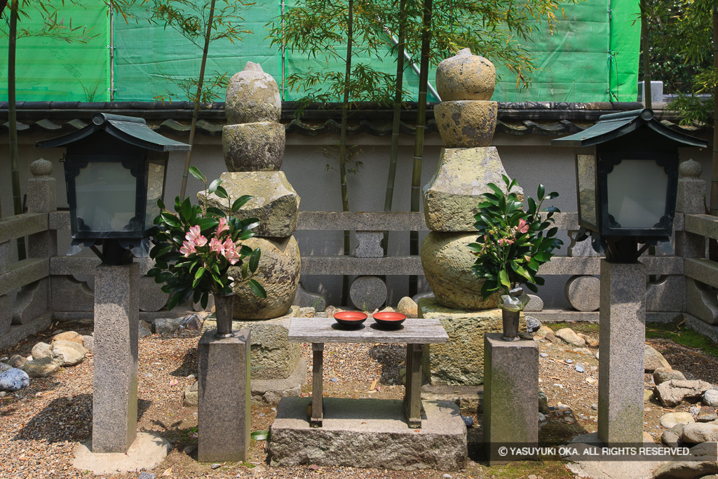 別所長治公と照子夫人の首塚・雲龍寺