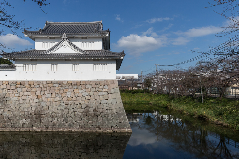 出丸の模擬御矢倉・水口城資料館