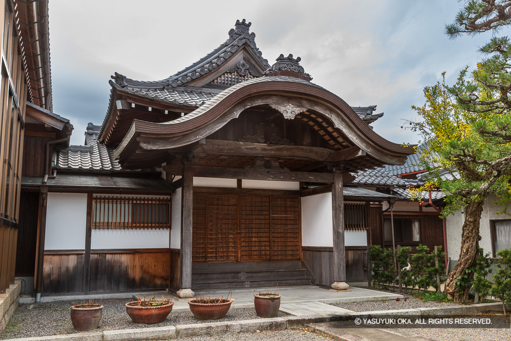 水口城の客殿玄関・蓮華寺