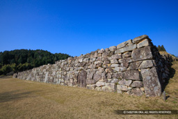 吉川元春館跡の正面石垣 | 高解像度画像サイズ：8192 x 5464 pixels | 写真番号：6F1A4020 | 撮影：Canon EOS R5m2