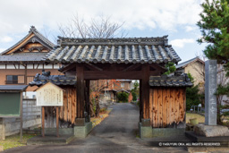 長島城旧大手門（蓮生寺） | 高解像度画像サイズ：6720 x 4480 pixels | 写真番号：5D4A3663 | 撮影：Canon EOS 5D Mark IV