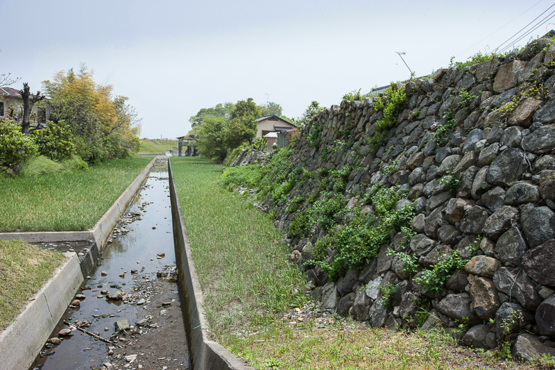 高瀬川に面する本丸石垣