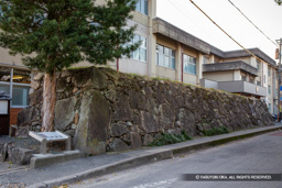 大手門石垣(南部小学校) | 高解像度画像サイズ:5472 x 3648 pixels | 写真番号:IMG_2349 | 撮影:Canon EOS 6D