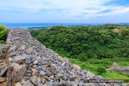 主郭から海 | 高解像度画像サイズ：8688 x 5792 pixels | 写真番号：5DSA7364 | 撮影：Canon EOS 5DS