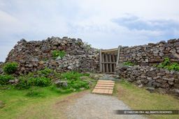 志慶真門郭への道 | 高解像度画像サイズ：8688 x 5792 pixels | 写真番号：5DSA7389 | 撮影：Canon EOS 5DS