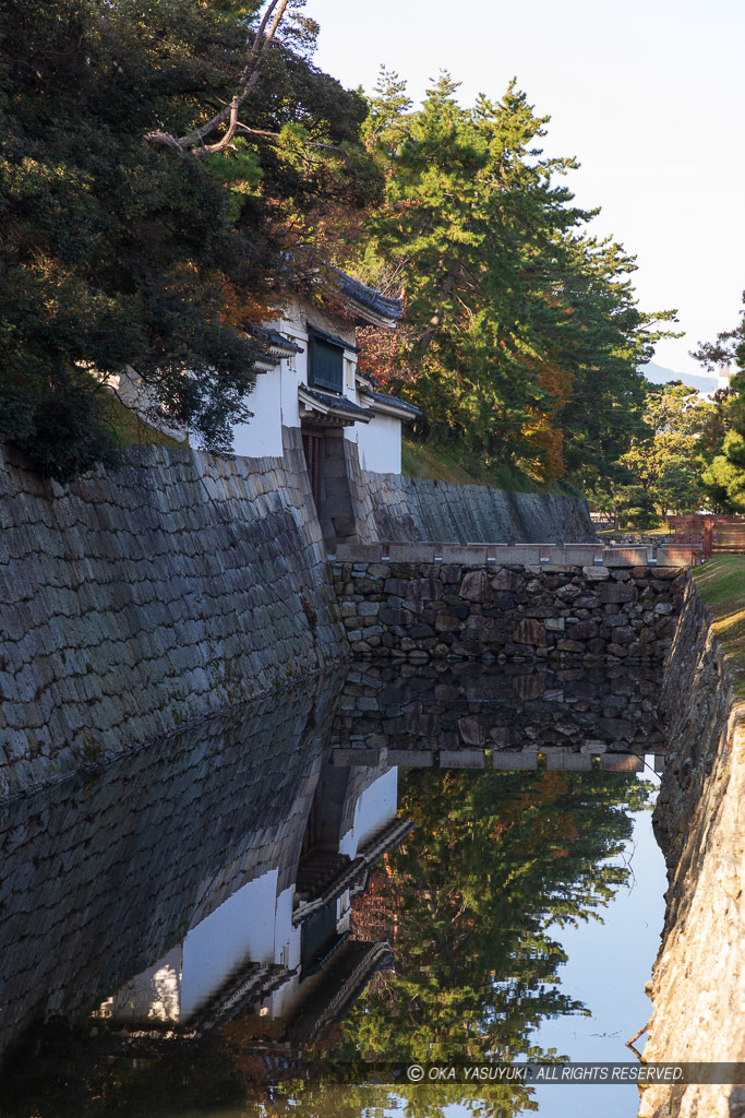 二条城二の丸水堀（北面）と北大手門