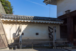 二条城本丸櫓門脇の土塀と控柱|高解像度画像サイズ:6720 x 4480 pixels|写真番号:5D4A3666|撮影:Canon EOS 5D Mark IV
