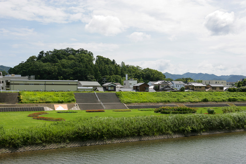 ごかせ川と城山