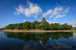 旭川から岡山城天守・夏｜高解像度画像サイズ：5515 x 3676 pixels｜写真番号：1P3J7716｜撮影：Canon EOS-1Ds Mark III