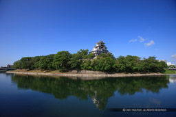旭川から岡山城天守・夏｜高解像度画像サイズ：5616 x 3744 pixels｜写真番号：1P3J7786｜撮影：Canon EOS-1Ds Mark III