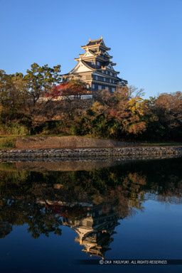 旭川から岡山城天守・秋｜高解像度画像サイズ：5792 x 8688 pixels｜写真番号：5DSA2745｜撮影：Canon EOS 5DS